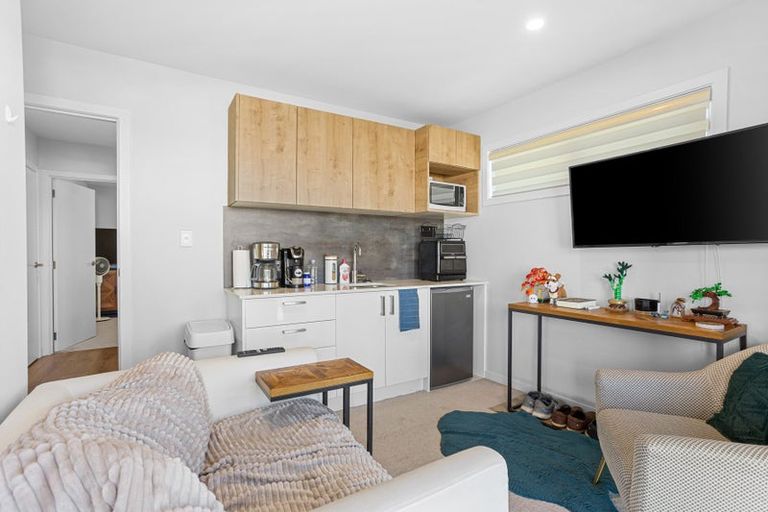 Photo of property in 11 Pacific Heights Road, Orewa, 0931