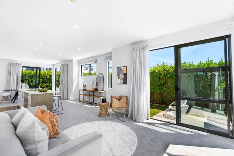 Photo of property in 35 Carder Court, Hobsonville, Auckland, 0618