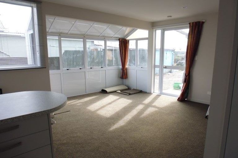 Photo of property in 8 Woodgrove Avenue, North New Brighton, Christchurch, 8083