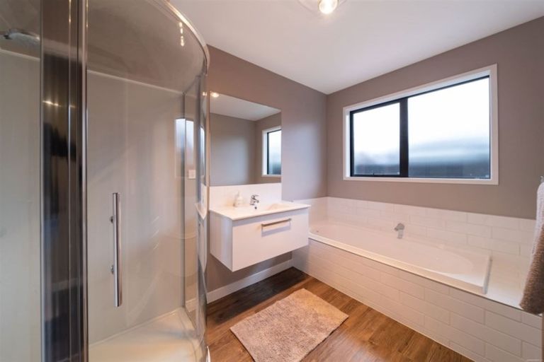 Photo of property in 6 Masons Court, Lower Shotover, Queenstown, 9304