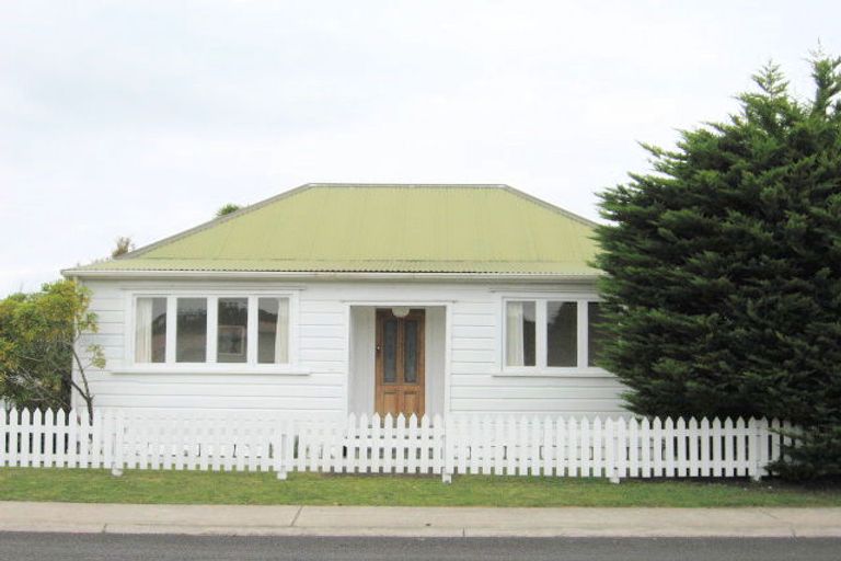 Photo of property in 6 Eyre Street, Whitianga, 3510
