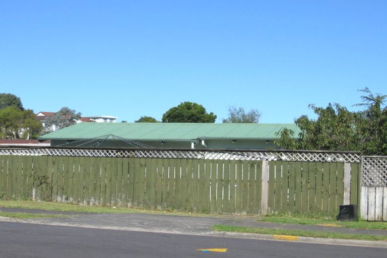 Photo of property in 1/20 Crosby Road, West Harbour, Auckland, 0618