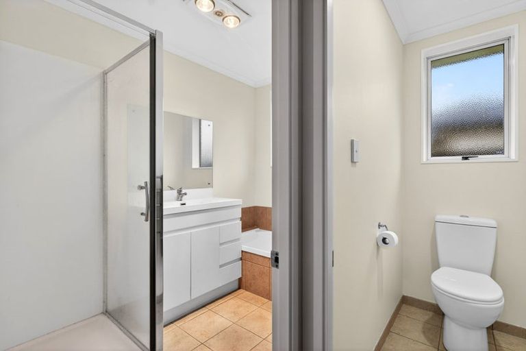Photo of property in 31 Magnolia Drive, Waiuku, 2123