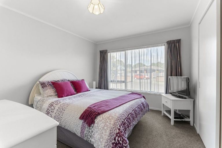 Photo of property in 9 Chatswood Grove, Fitzroy, New Plymouth, 4312