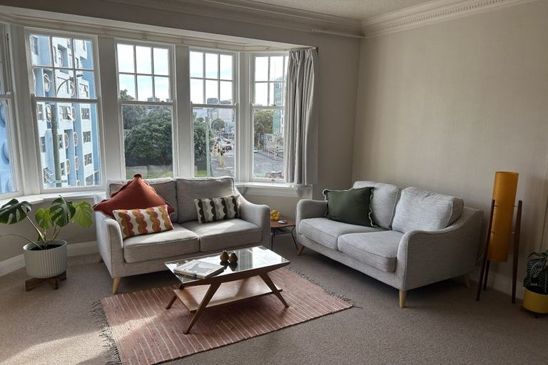 Photo of property in Pukehinau Flats, 4/1 Brooklyn Road, Mount Cook, Wellington, 6011