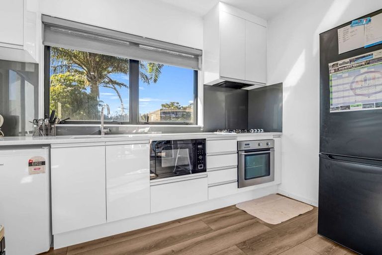 Photo of property in 43b Springs Road, Parakai, 0830