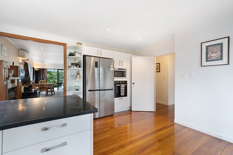 Photo of property in 2 Riserra Drive, Ranui, Auckland, 0612