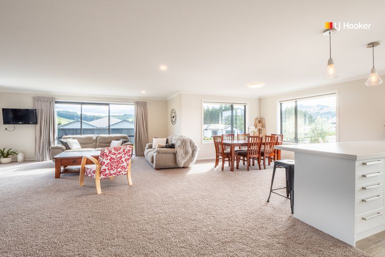 Photo of property in 74 Grandvista Drive, Green Island, Dunedin, 9018