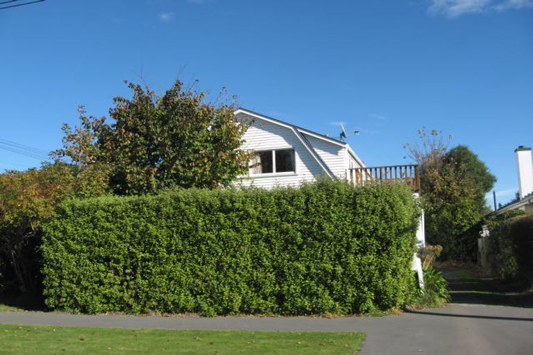 Photo of property in 23 Garreg Road, Fendalton, Christchurch, 8052