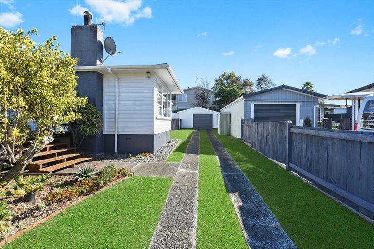 Photo of property in 16 Manapouri Place, Glenview, Hamilton, 3206