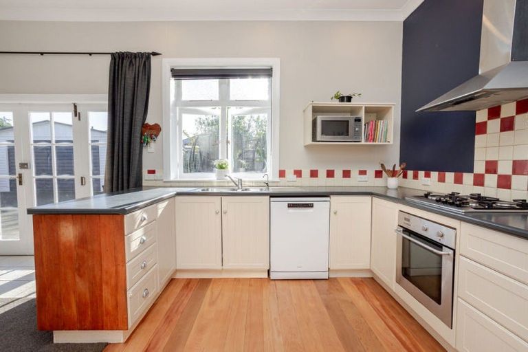 Photo of property in 12 Albert Street, Dannevirke, 4930