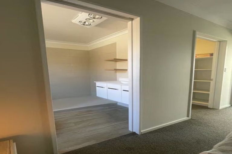 Photo of property in 11 Pounamu Place, Pegasus, 7612