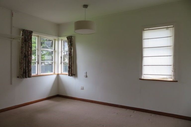 Photo of property in 8 Tirangi Road, Moera, Lower Hutt, 5010