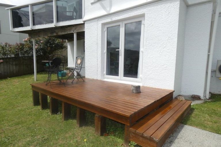 Photo of property in 92 Creswick Terrace, Northland, Wellington, 6012