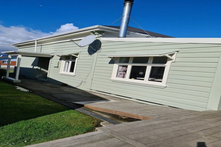 Photo of property in 138 Russell Street, Westport, 7825