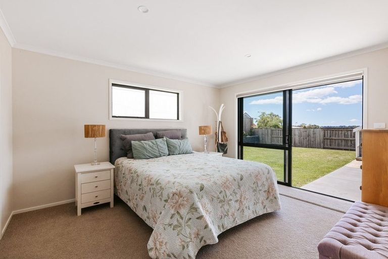 Photo of property in 12 Brendan Close, Omokoroa, 3114
