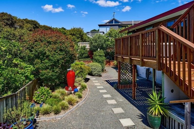 Photo of property in 12 Dornoch Place, Papakowhai, Porirua, 5024