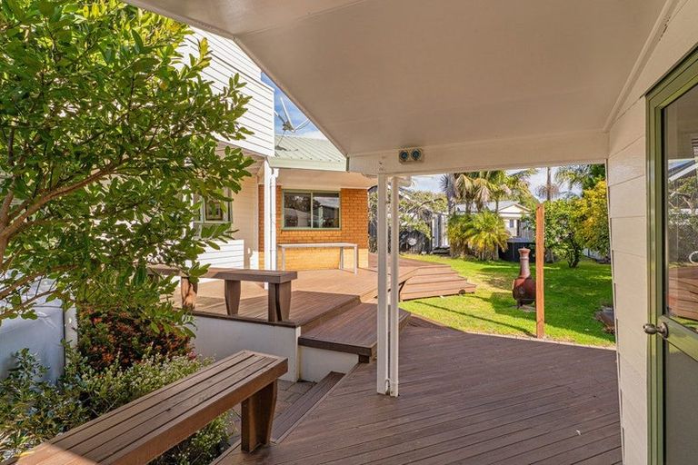 Photo of property in 19 Martin Place, Cooks Beach, Whitianga, 3591