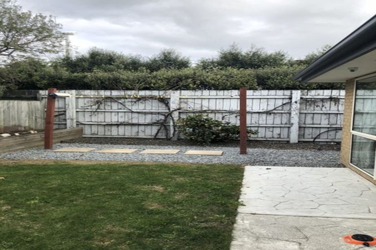 Photo of property in 6 Dinton Street, Russley, Christchurch, 8042