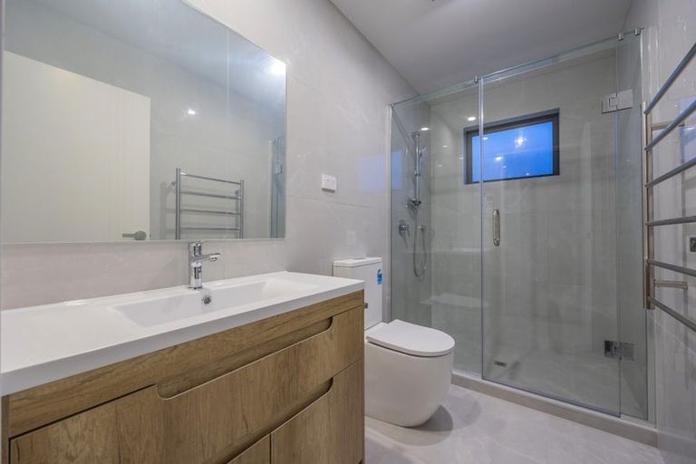 Photo of property in 30 Whakato Avenue, Kumeu, 0810