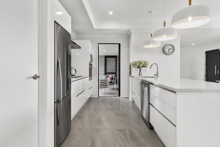 Photo of property in 15 Greystone Place, Omokoroa, 3114