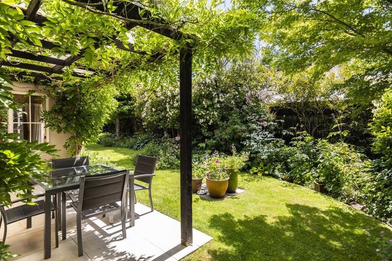 Photo of property in 1/26 Strowan Road, Strowan, Christchurch, 8052