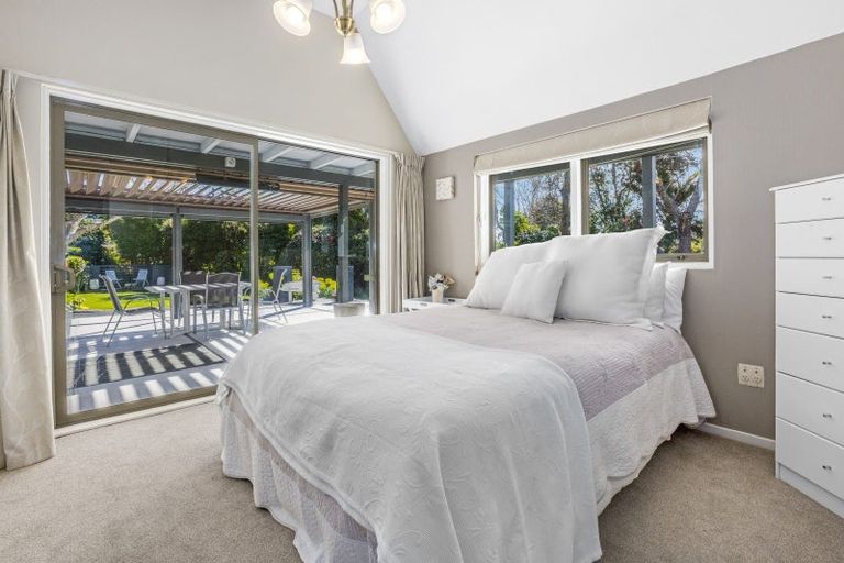 Photo of property in 16 Karu Crescent, Waikanae, 5036