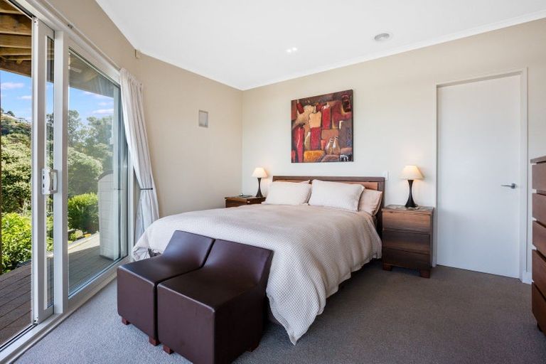 Photo of property in 11 Curnow Way, Kaiwharawhara, Wellington, 6035