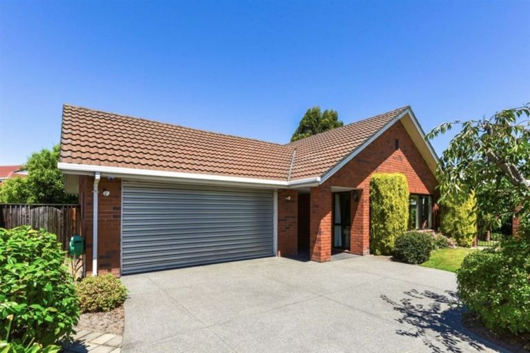 Photo of property in 98 Regency Crescent, Redwood, Christchurch, 8051