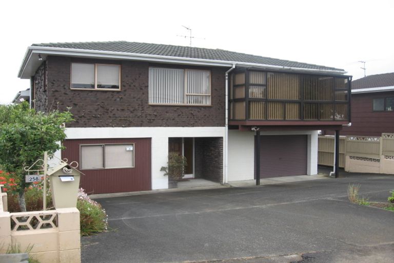 Photo of property in 258 Sunset Road, Windsor Park, Auckland, 0632