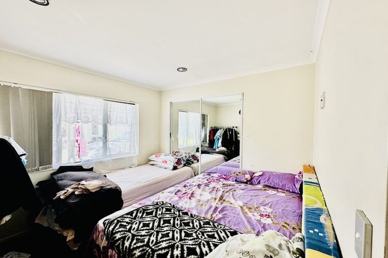 Photo of property in 37 Alabaster Drive, Papatoetoe, Auckland, 2025