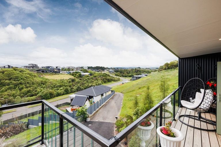 Photo of property in 121 Cashmere Drive, Fitzherbert, Palmerston North, 4410
