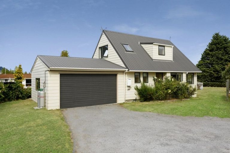 Photo of property in 1/24 Angela Place, Kinloch, Taupo, 3377