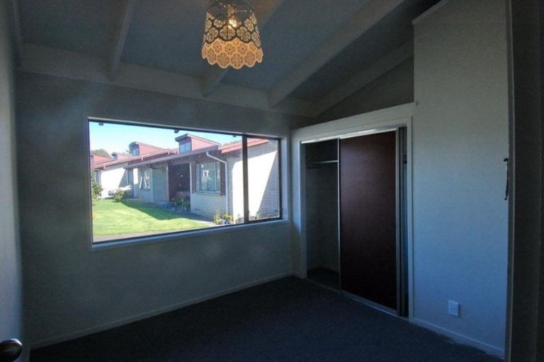 Photo of property in 8/35 Swanson Road, Henderson, Auckland, 0610