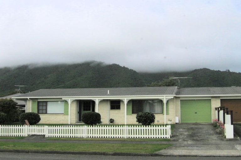 Photo of property in 62 Sylvan Avenue, Waikanae, 5036