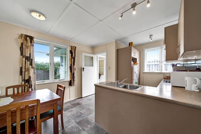 Photo of property in 48 Turuturu Road, Hawera, 4610