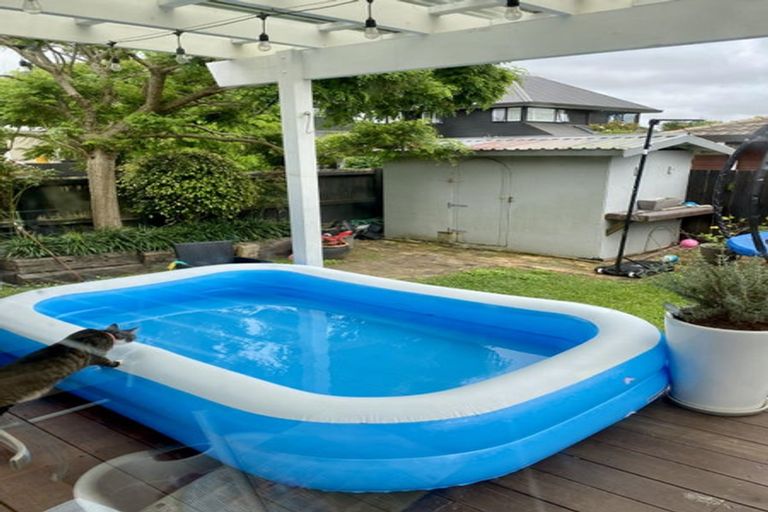 Photo of property in 1/135 Onewa Road, Northcote, Auckland, 0627