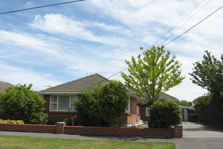 Photo of property in 23 Emlyn Place, Avondale, Christchurch, 8061