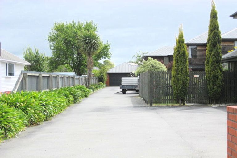 Photo of property in 2/30 Tuckers Road, Redwood, Christchurch, 8051