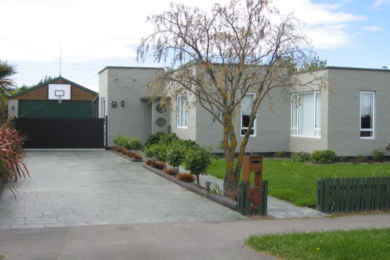 Photo of property in 9 Gilbert Street, Amberley, 7410