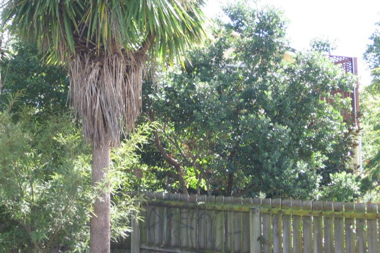 Photo of property in 80e Tirimoana Road, Te Atatu South, Auckland, 0602