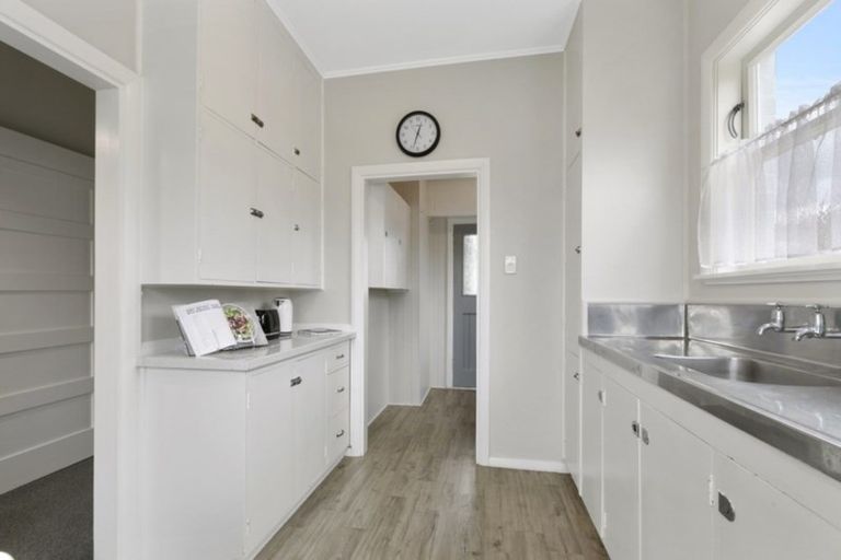 Photo of property in 4 Treadwell Street, Naenae, Lower Hutt, 5011