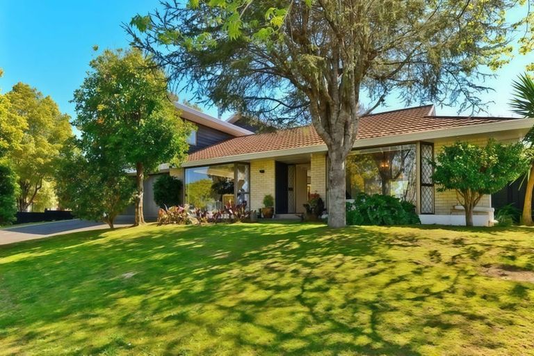 Photo of property in 41 Marywil Crescent, Hillcrest, Auckland, 0627