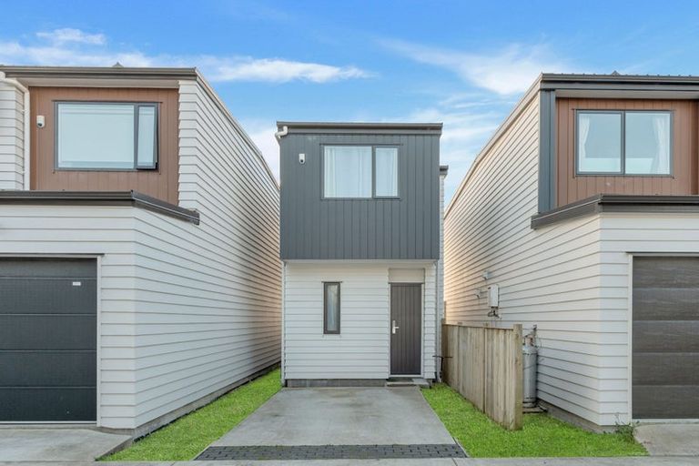 Photo of property in 48 Parahau Road, Papakura, 2110