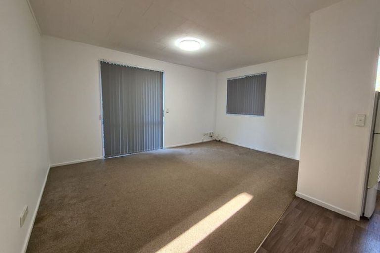 Photo of property in 1/23 Landow Place, Henderson, Auckland, 0612