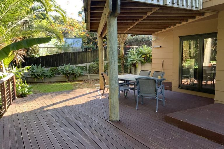 Photo of property in 11 Longview Rise, Massey, Auckland, 0614