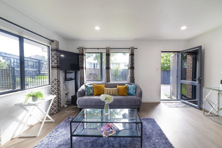 Photo of property in 52d Arimu Road, Papakura, 2110