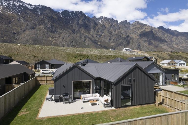 Photo of property in 38 Muster Road, Jacks Point, 9371