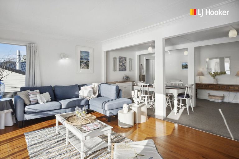 Photo of property in 35 Oxley Crescent, Broad Bay, Dunedin, 9014