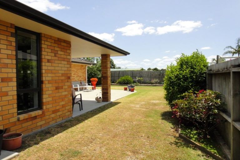 Photo of property in 9 Endeavour Place, One Tree Point, 0118